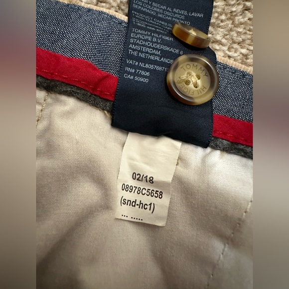 Tommy Hilfiger Men khaki shorts, 38 - Picture 4 of 9